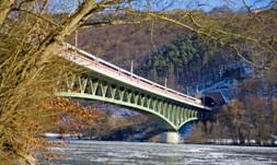 Bild:Nantenbach Mainbrcke Schnrain-Tunnel 2006-01-29-a.jpg