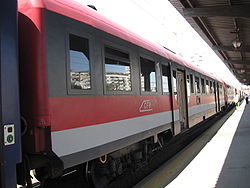 https://upload.wikimedia.org/wikipedia/ro/thumb/a/ab/Vagon_50-53-85-76_004-4_%28Business_Class%29_pe_IC_531_%28Bucure%C5%9Fti-Oradea%29.JPG/250px-Vagon_50-53-85-76_004-4_%28Business_Class%29_pe_IC_531_%28Bucure%C5%9Fti-Oradea%29.JPG